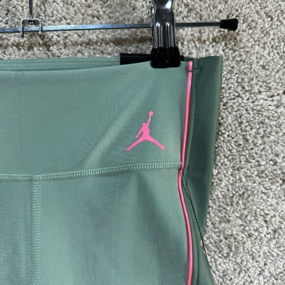 Jordan‎ Essential Bike Shorts Women's XS Green Tight Fit Mid Rise Pocket NWT - Picture 10 of 16